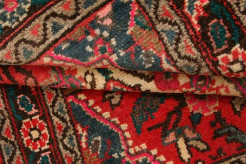 Shiraz Red Hand Knotted 27 X 40  Area Rug 253-24160 Image 3