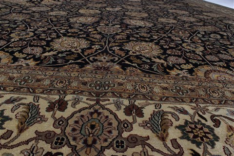 Tabriz Black Hand Knotted 119 X 153 Area Rug 250-24229 Image 14