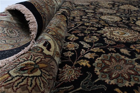 Tabriz Black Hand Knotted 119 X 153 Area Rug 250-24229 Image 9