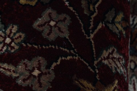 Tabriz Red Hand Knotted 118 X 153 Area Rug 250-24313 Image 5