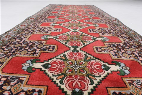 Sanandaj Red Runner Hand Knotted 211 X 84 Area Rug 250-24370 Image 2