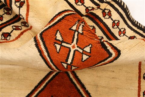 Gabbeh White Hand Knotted 34 X 63 Area Rug 100-24624 Image 2