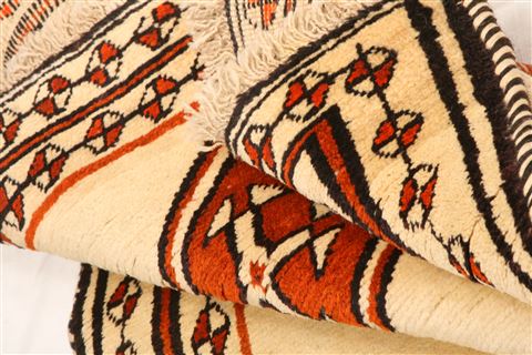 Gabbeh White Hand Knotted 34 X 63 Area Rug 100-24624 Image 4