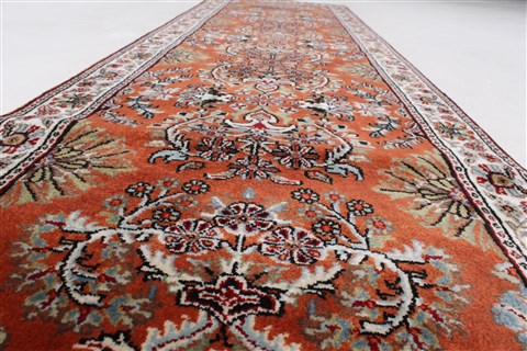 Sarouk Brown Runner Hand Knotted 24 X 82 Area Rug 250-24648 Image 3