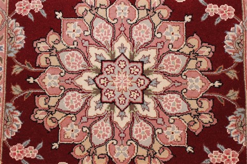Sino-Persian Red Runner Hand Knotted 26 X 80 Area Rug 250-24663 Image 3