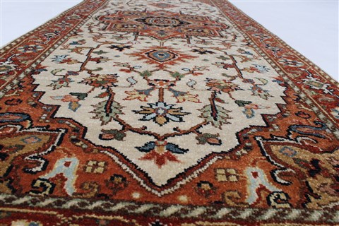 Serapi White Runner Hand Knotted 26 X 60 Area Rug 250-24822 Image 11