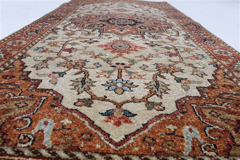 Serapi Beige Runner Hand Knotted 27 X 59 Area Rug 250-24861 Image 1