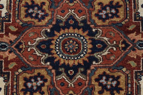 Serapi White Runner Hand Knotted 26 X 61 Area Rug 250-24912 Image 2