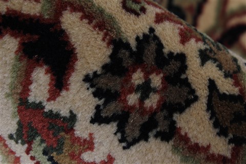Herati Beige Round Hand Knotted 41 X 41 Area Rug 250-25220 Image 8