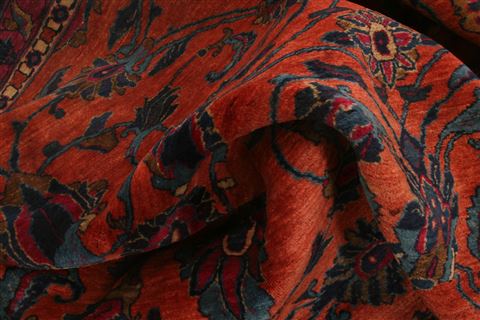 Sarouk Red Hand Knotted 87 X 115 Area Rug 100-25227 Image 2