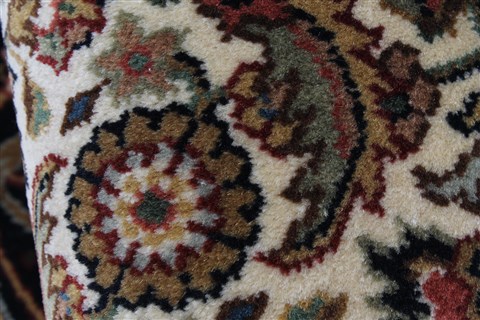 Herati Beige Round Hand Knotted 50 X 50 Area Rug 250-25231 Image 5