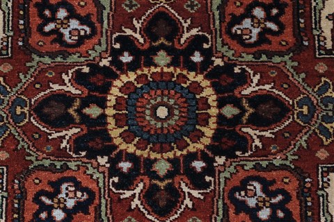 Serapi White Hand Knotted 30 X 50 Area Rug 250-25270 Image 4