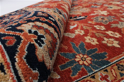 Serapi Beige Hand Knotted 50 X 610 Area Rug 250-25278 Image 11