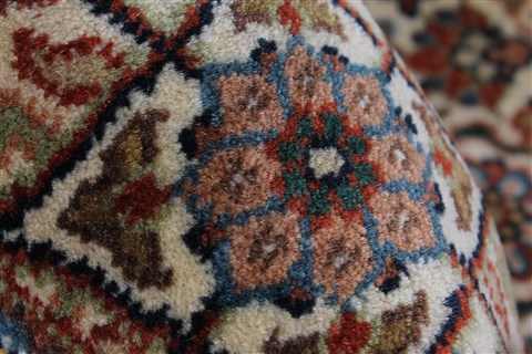 Herati Beige Round Hand Knotted 80 X 80 Area Rug 250-25288 Image 9