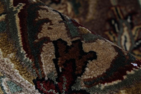 Tabriz Beige Hand Knotted 90 X 122 Area Rug 250-25321 Image 11