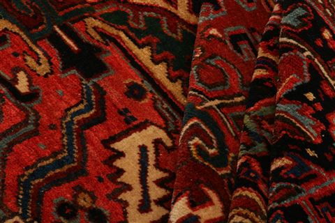 Heriz Red Hand Knotted 109 X 134 Area Rug 100-25443 Image 3