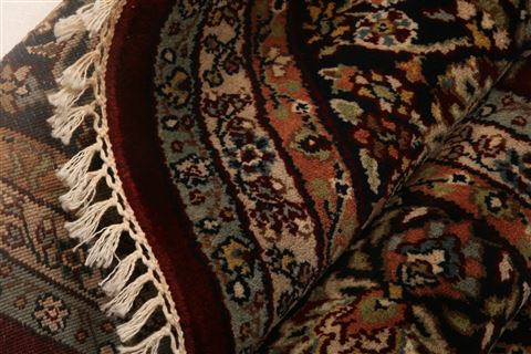 Kashan Red Round Hand Knotted 711 X 711  Area Rug 253-25552 Image 3