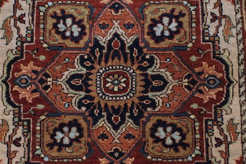 Serapi Beige Hand Knotted 30 X 53 Area Rug 250-25642 Image 3