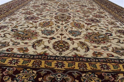 Kashan Beige Hand Knotted 811 X 112 Area Rug 250-25674 Image 2