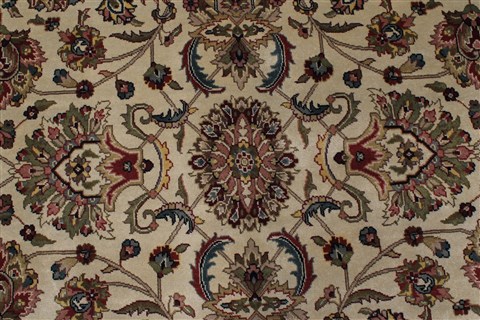 Kashan Beige Hand Knotted 811 X 112 Area Rug 250-25674 Image 4
