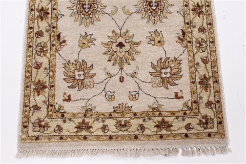 Kashan Beige Runner Hand Knotted 27 X 60 Area Rug 250-25774 Image 4