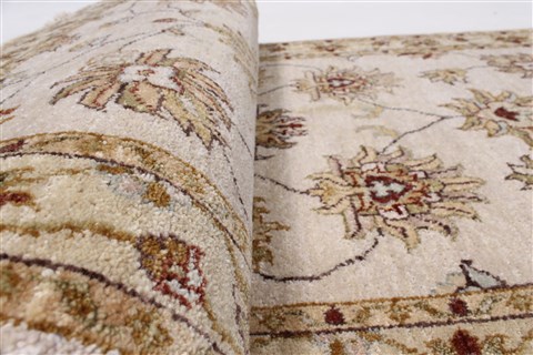 Kashan Beige Runner Hand Knotted 27 X 60 Area Rug 250-25774 Image 9