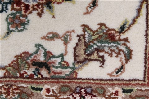 Kashmar Beige Runner Hand Knotted 26 X 60 Area Rug 250-25806 Image 6
