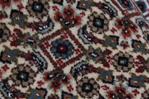 Mahi Beige Hand Knotted 87 X 119 Area Rug 250-25809 Image 5