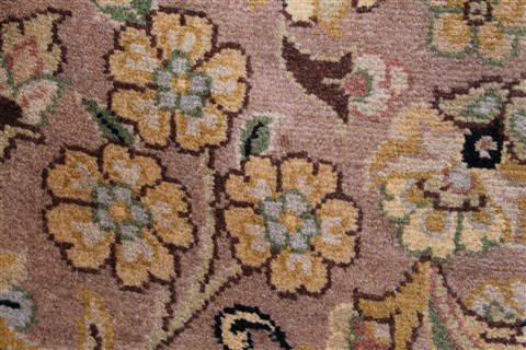 Tabriz Beige Hand Knotted 91 X 122 Area Rug 250-25812 Image 7