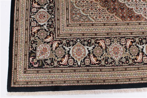 Mahi Black Hand Knotted 82 X 114 Area Rug 250-25824 Image 4