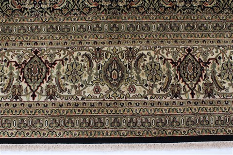 Herati Beige Hand Knotted 90 X 115 Area Rug 250-25827 Image 2