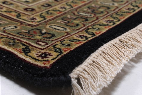 Herati Beige Hand Knotted 90 X 115 Area Rug 250-25827 Image 5