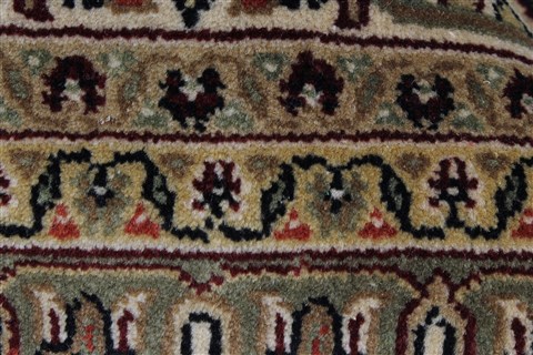 Herati Beige Hand Knotted 90 X 115 Area Rug 250-25827 Image 7