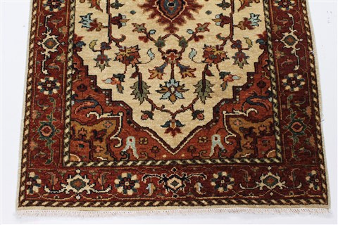 Serapi White Runner Hand Knotted 26 X 60 Area Rug 250-25871 Image 4