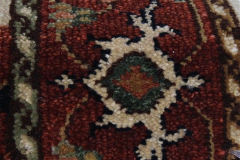Serapi White Runner Hand Knotted 26 X 60 Area Rug 250-25871 Image 8