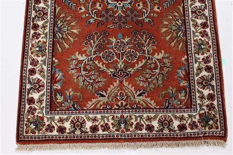 Sarouk Beige Runner Hand Knotted 26 X 62 Area Rug 250-25887 Image 4