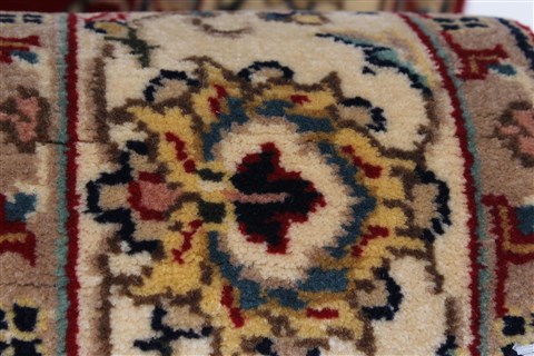 Isfahan Red Runner Hand Knotted 28 X 61 Area Rug 250-25893 Image 9