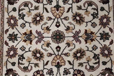 Kashmar Beige Runner Hand Knotted 28 X 61 Area Rug 250-25911 Image 2