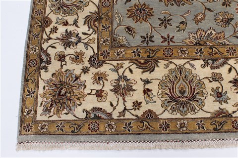 Kashan Beige Hand Knotted 89 X 116 Area Rug 250-25938 Image 3