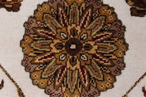 Tabriz Beige Hand Knotted 90 X 120  Area Rug 250-25943 Image 6