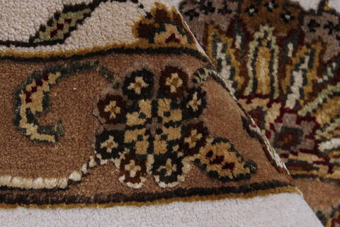 Tabriz Beige Hand Knotted 90 X 120  Area Rug 250-25943 Image 8