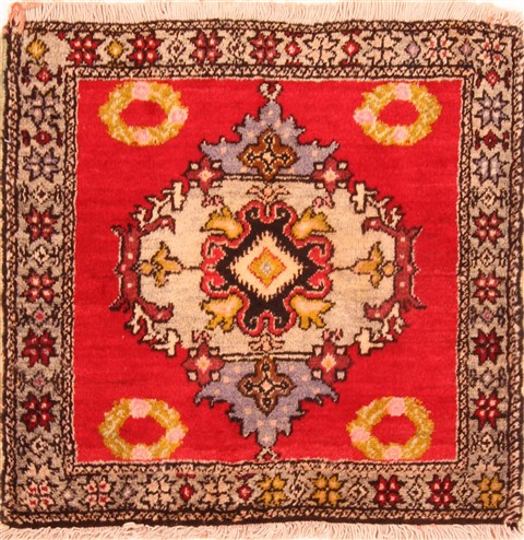 Yalameh Red Square Hand Knotted 23 X 24  Area Rug 253-25945 Image 0