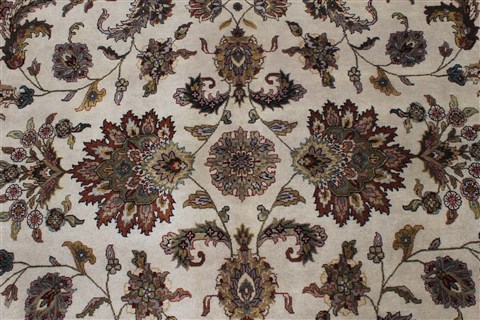 Kashan Beige Hand Knotted 90 X 124 Area Rug 250-25947 Image 3