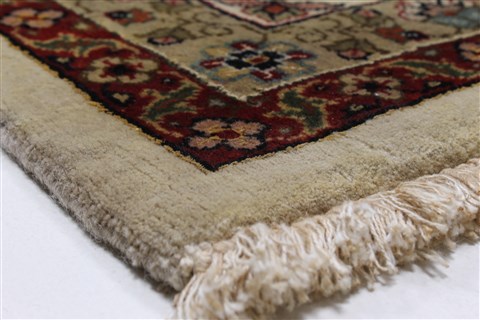 Kashan Beige Hand Knotted 90 X 124 Area Rug 250-25947 Image 5