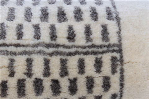 Modern Grey Runner Hand Knotted 26 X 61  Area Rug 250-26017 Image 10