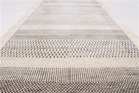 Modern Grey Runner Hand Knotted 26 X 61  Area Rug 250-26017 Image 2
