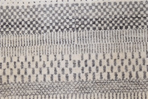 Modern Grey Runner Hand Knotted 26 X 61  Area Rug 250-26017 Image 4