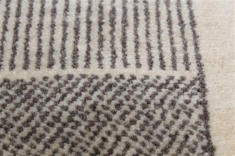 Modern Grey Runner Hand Knotted 26 X 61  Area Rug 250-26017 Image 8