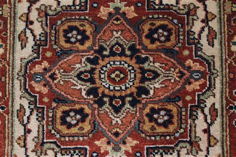 Serapi White Runner Hand Knotted 21 X 62 Area Rug 250-26026 Image 4