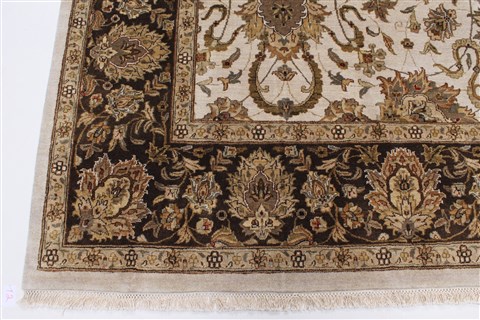 Kashan Beige Hand Knotted 90 X 120 Area Rug 250-26071 Image 3